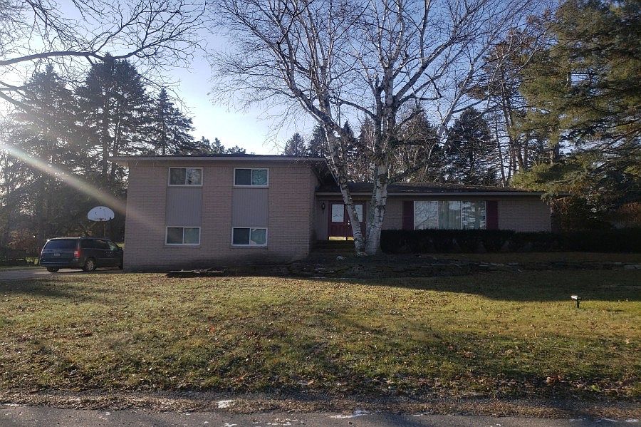1st image of 129 Allen Lake Dr