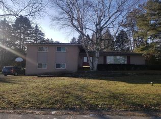 129 Allen Lake Dr, White Lake, MI 48386