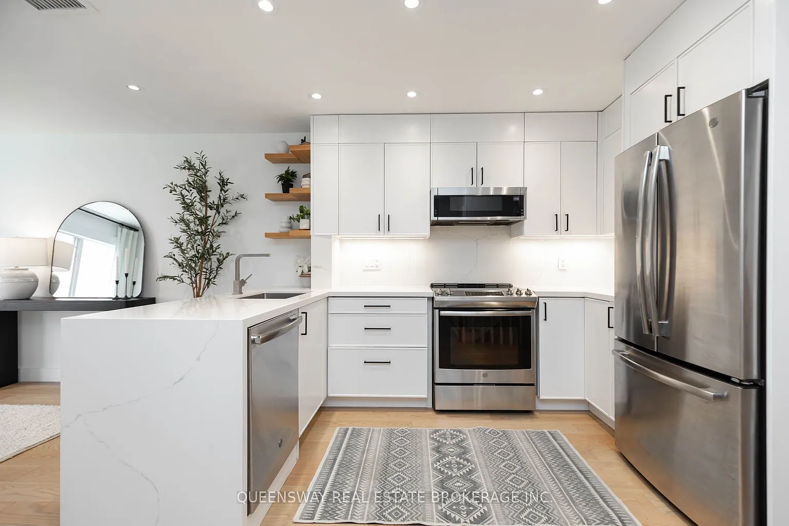 232 Saint George St #19 photo 1