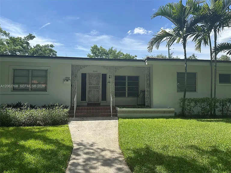 5340 Orduna Dr — Photo 1