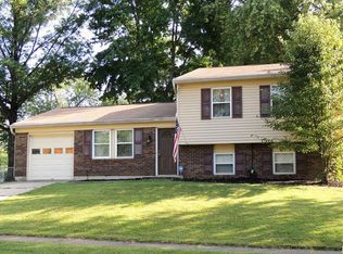 1076 Splitrail Dr, Batavia, OH 45103