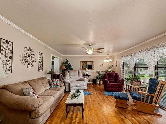 4th image of 416 Sharron Dr