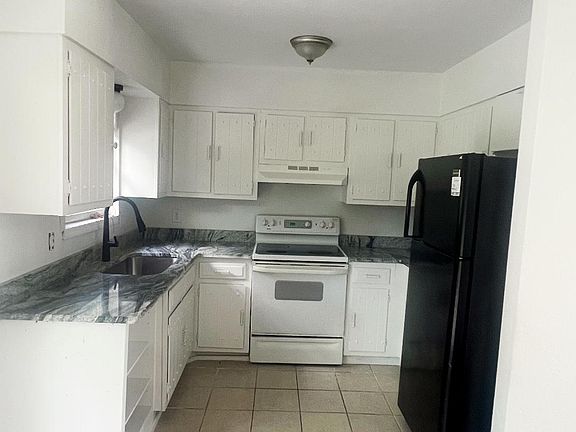 3rd image of 4609 Cypress Ct