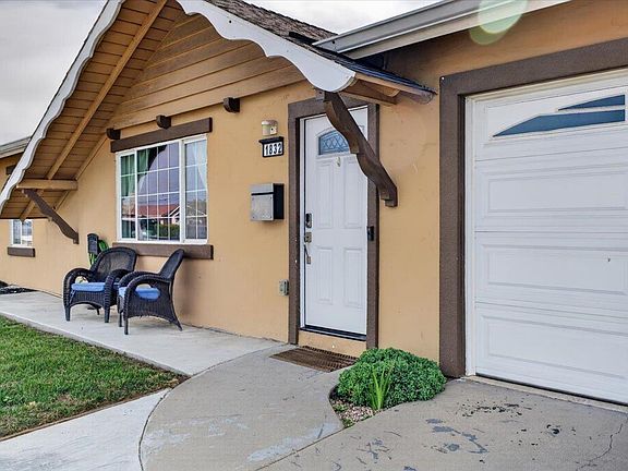 4th image of 1832 Pescadero Dr