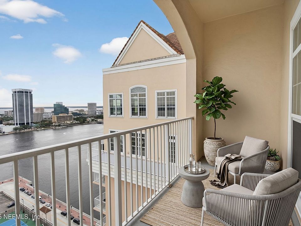 1st image of 400 E Bay St Unit Penthouse 3