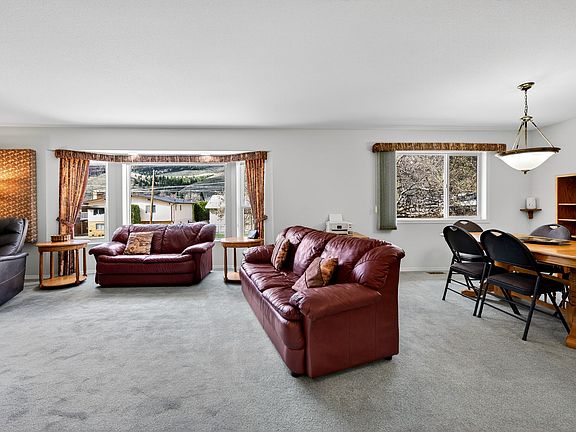 4th image of 2985 Gilbert Rd