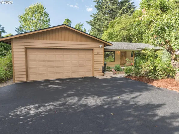 725 SE 9th St, Gresham, OR 97080