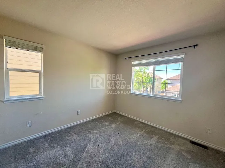 10590 Pearlwood Cir — Photo 12