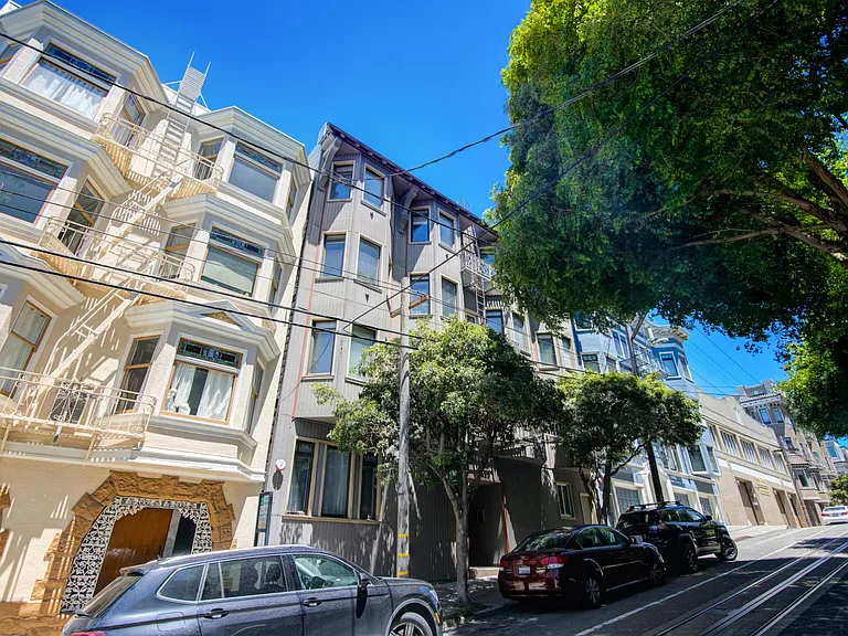 1350 Washington Street — Photo 2