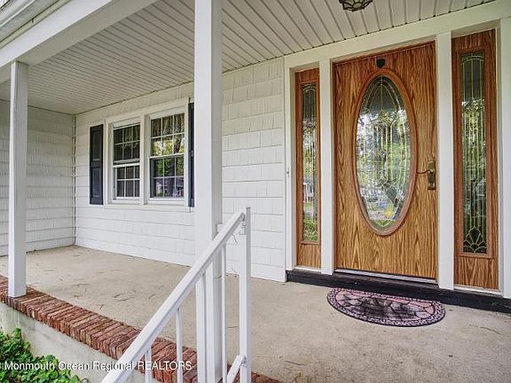 4th image of 428 Bertha Rd