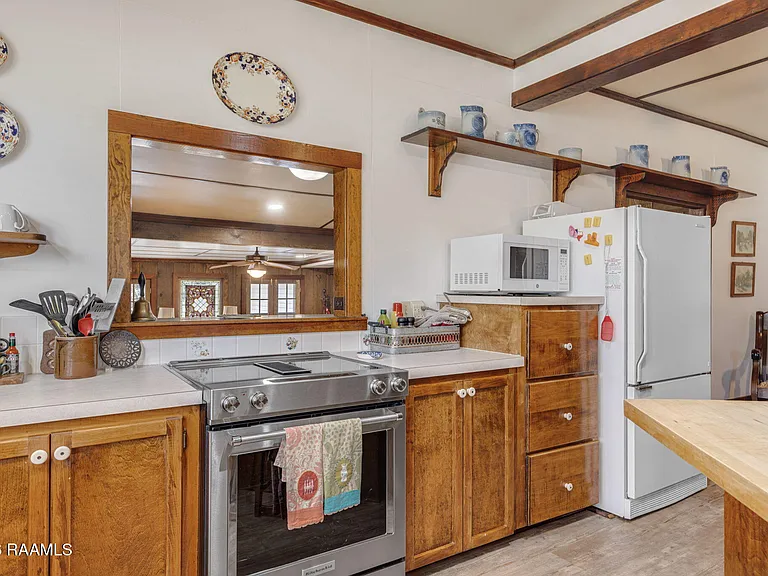411 Wiggins Rd — Photo 17
