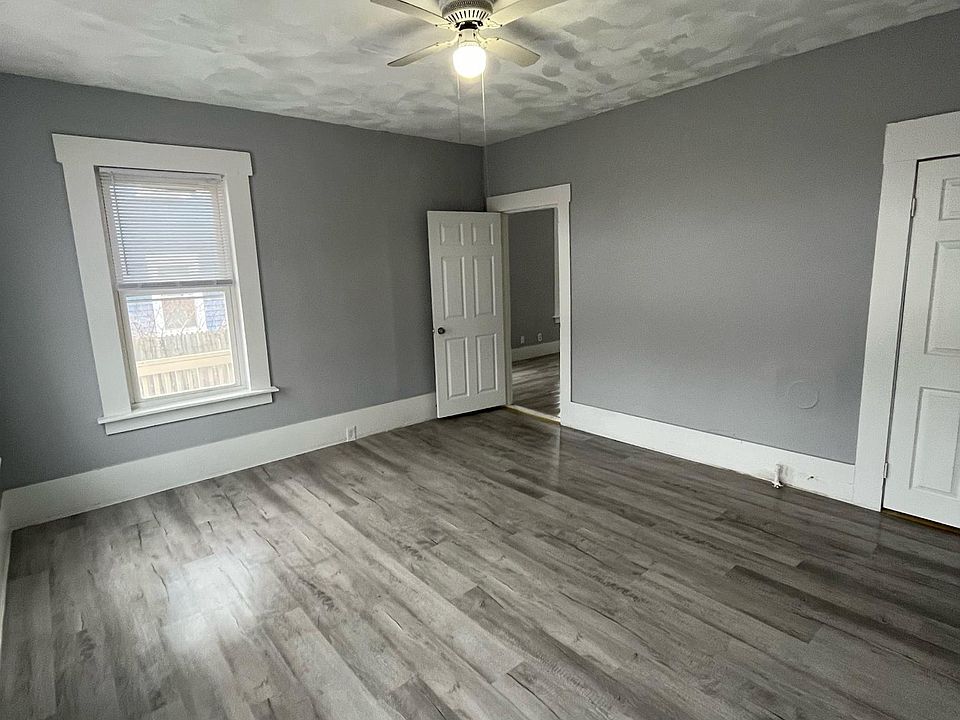 Bigger bedroom from inside