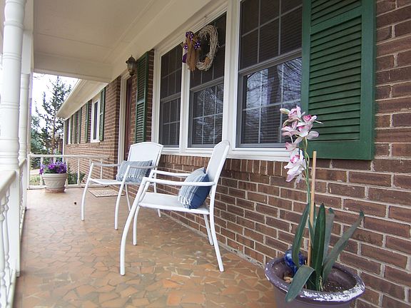 2nd image of 1210 Woodhill Dr