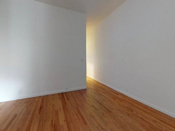 4th image of 233 E 81st St #3DD