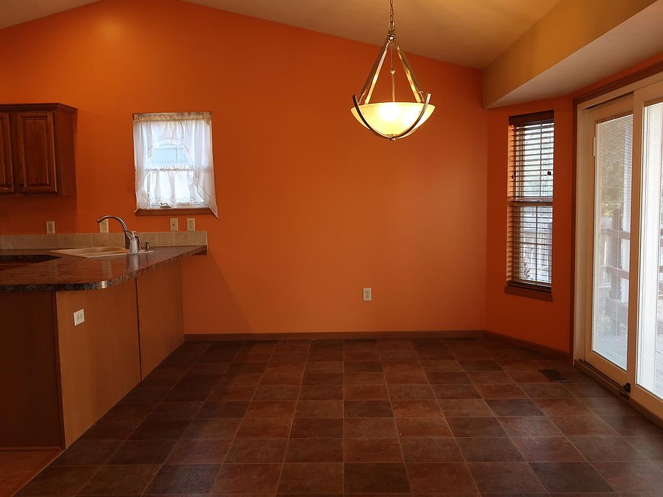 2nd image of 111 Brookview Ct