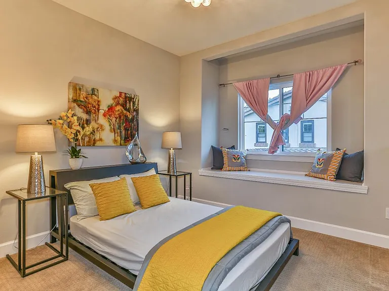 Guest bedroom