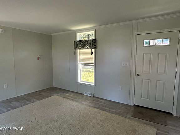 3rd image of 107 Middle Rd