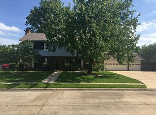 17 Colony Sq, Angleton, TX 77515