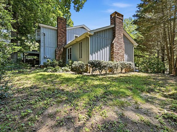3rd image of 1102 Montvale Cir