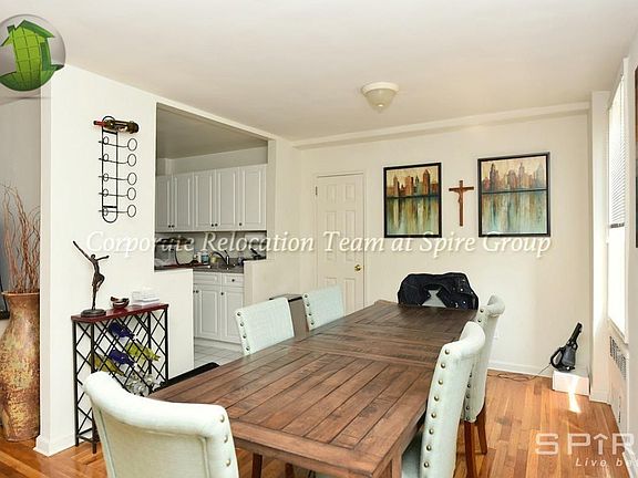 3rd image of 3060 Crescent St APT 3A