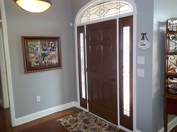 You will be awed as you step into the roomy foyer -