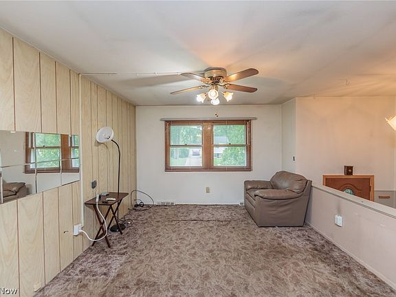 4th image of 388 Washington Cir