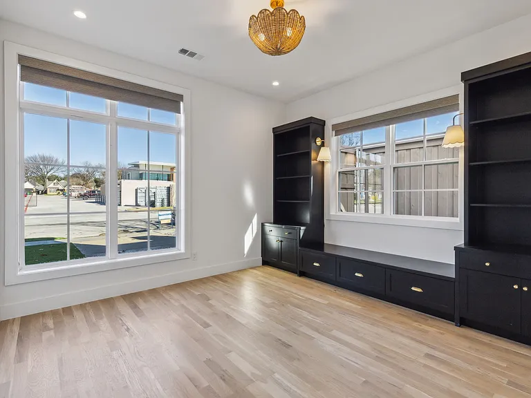 1st downstairs bedroom