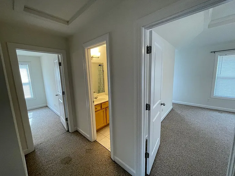 1029 E Balview Ave — Photo 26
