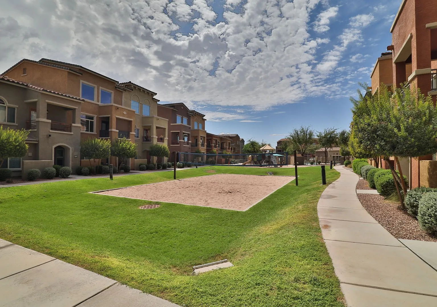 Furnished 2 bed / 2.5 bath Gilbert Condo in Gated Community w/ 2 pools. — Photo 4