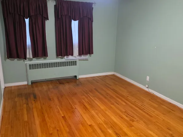 (undisclosed Address), East Meadow, NY 11554