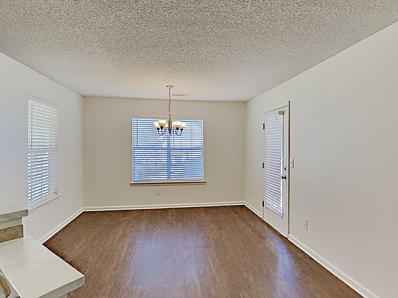 5th image of 440 Stoneridge Ct