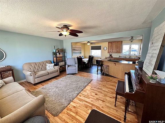 2nd image of 428 3rd Ave NW