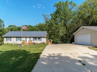 3921 Sunshine St SW, Cedar Rapids, IA 52404