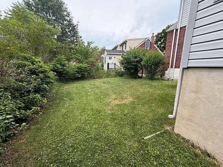 126 Median Dr — Photo 36