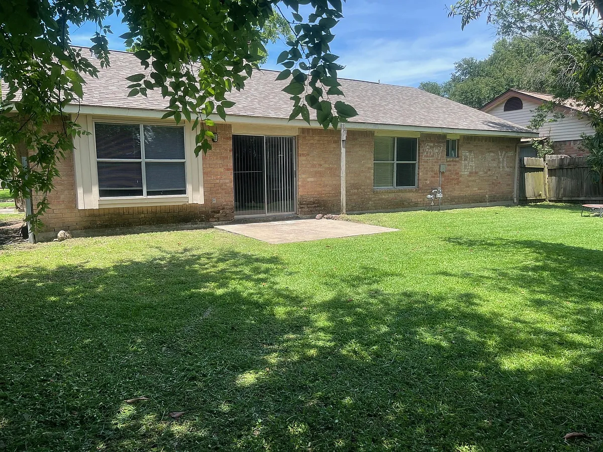 Building Photo - 14619 Wind Lawn Dr