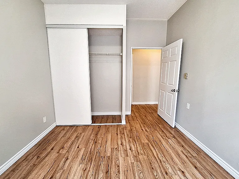250 Albert St E — Photo 12