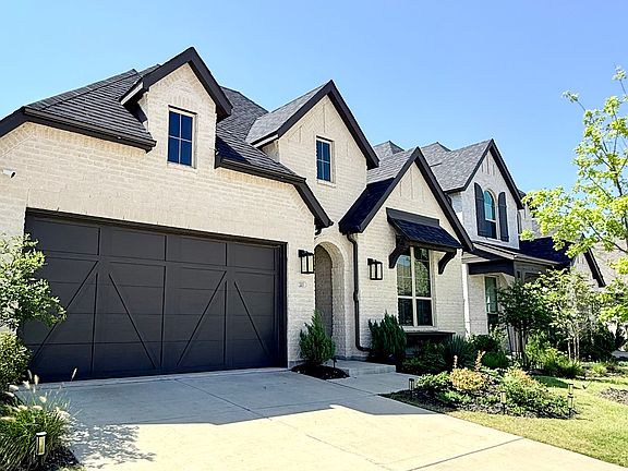 2nd image of 2433 Plumeria Ln