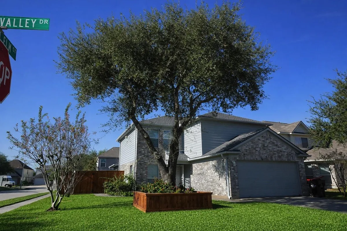 Building Photo - 16015 Youpon Valley Dr