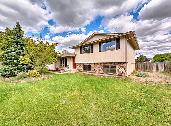 2nd image of 6121 S Lee Ct