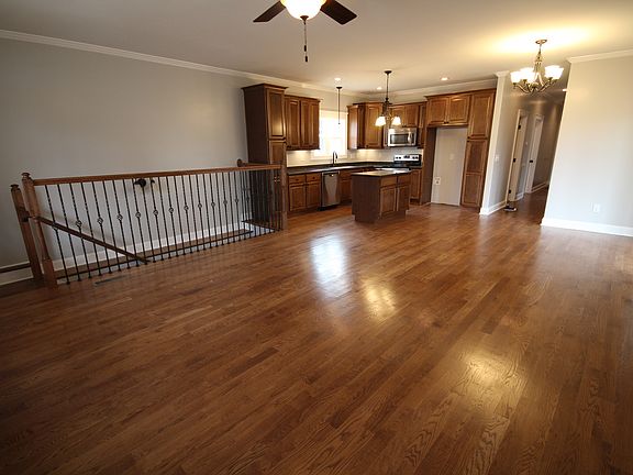 3rd image of 372 Blount St