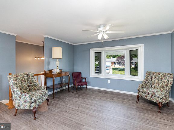 4th image of 120 Freedom Ave