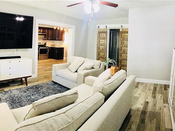 4th image of 3001 Pickfair St