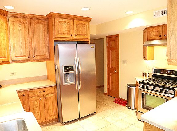 3rd image of 126 Dartford Ln