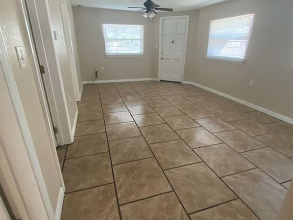 5th image of 1001 NE 5th St