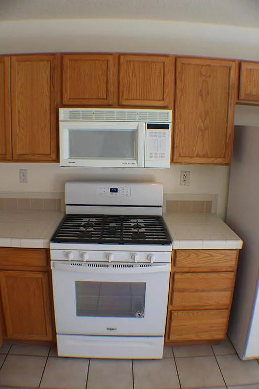 3 bed, 1442 sqft, $2,000 — Photo 3