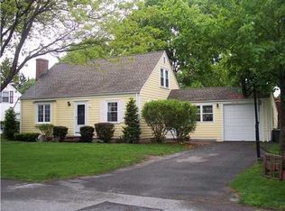 91 Algonquin Rd, Rumford, RI 02916