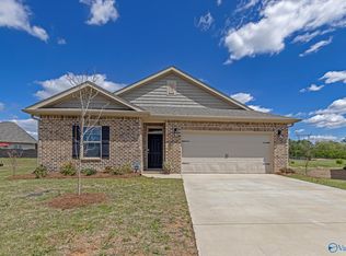 14353 Leadenhall Ln, Athens, AL 35613