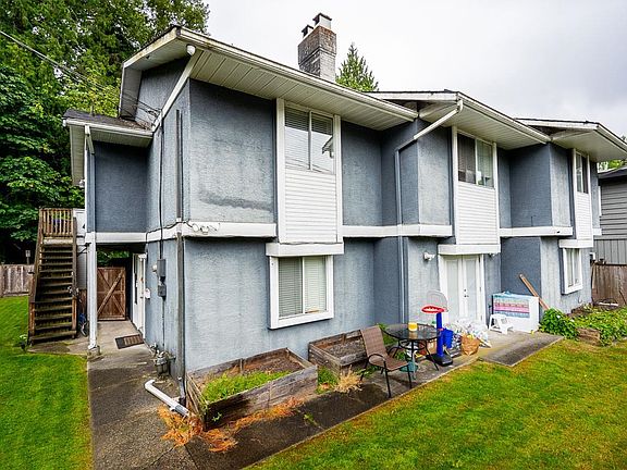 3rd image of 1990 Capilano Rd