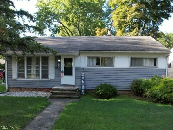 371 Fairwood Cir, Berea, OH 44017