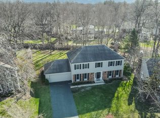 510 Longmeadow Cir, St Charles, IL 60174